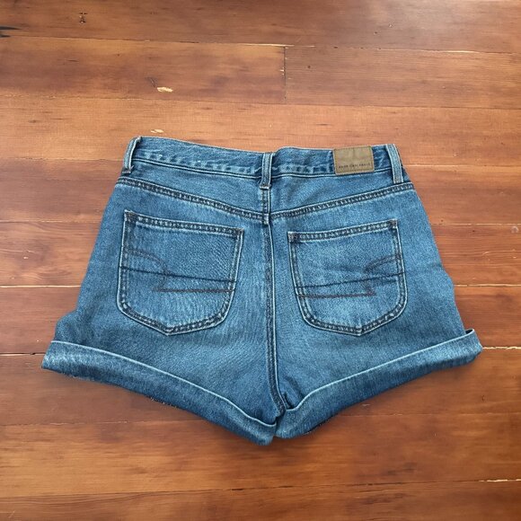 American Eagle Outfitters Mom Jean / Denim Short - Picture 2 of 3